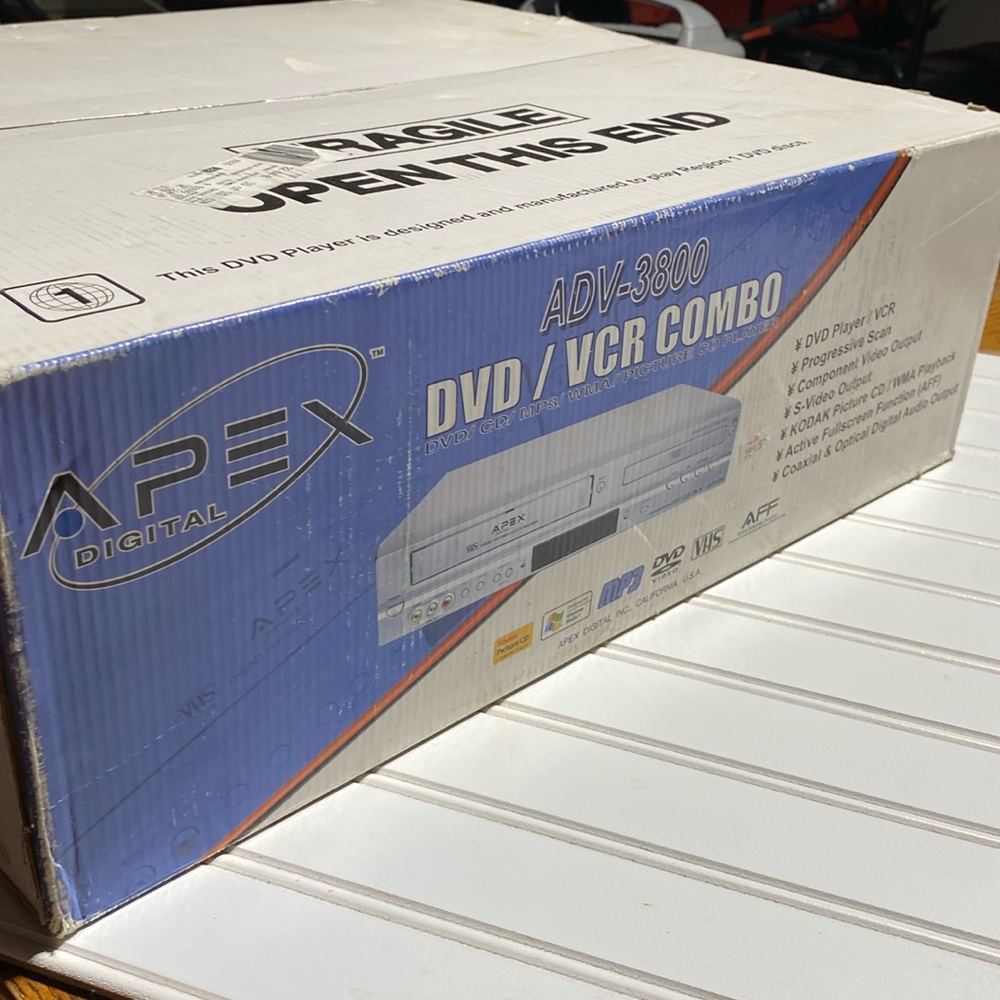 APEX ADV-3800 DVD/VCR COMBO NIB